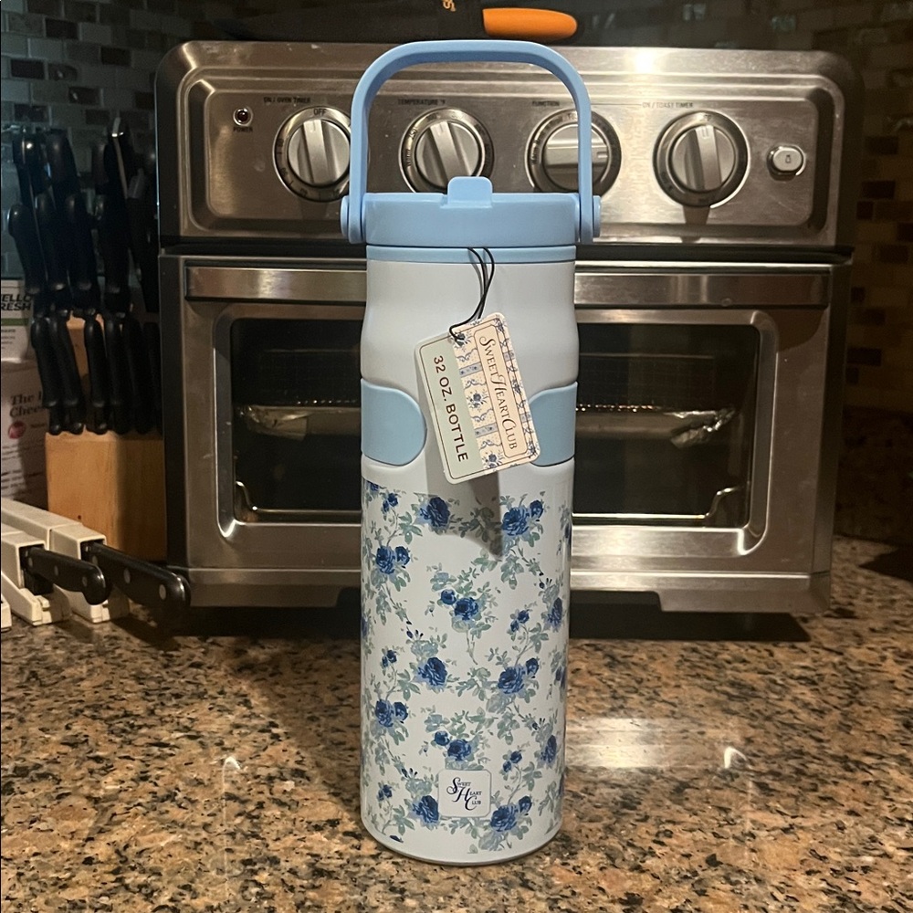 🩵 Blue Floral Printed Hydrachug Bottle 🩵 - Picture 4 of 4